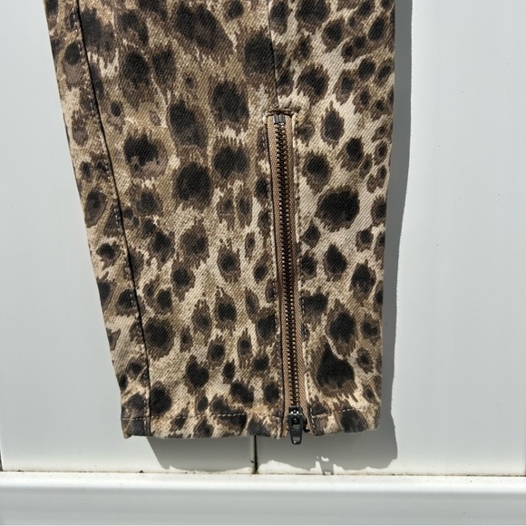 J. McLaughlin Cheetah Print Zippered Ankle Brown & Tan Jeans | Size 10 - Picture 12 of 14